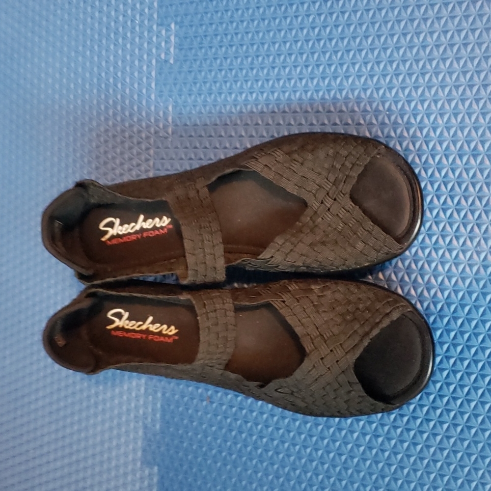 New Skechers Woven Platform Sandals sz 9